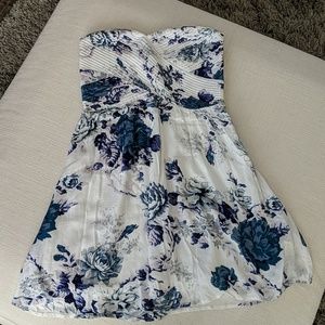 Kimchi Blue Flowy Floral Strapless Dress